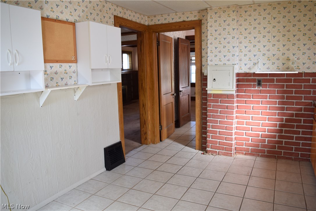 124 East Wilbeth Road Akron, OH 44301 - Photo 8 of 21