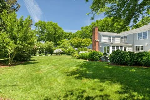 $2,250,000 | 9 Stone Tower Lane, Barrington, RI 02806