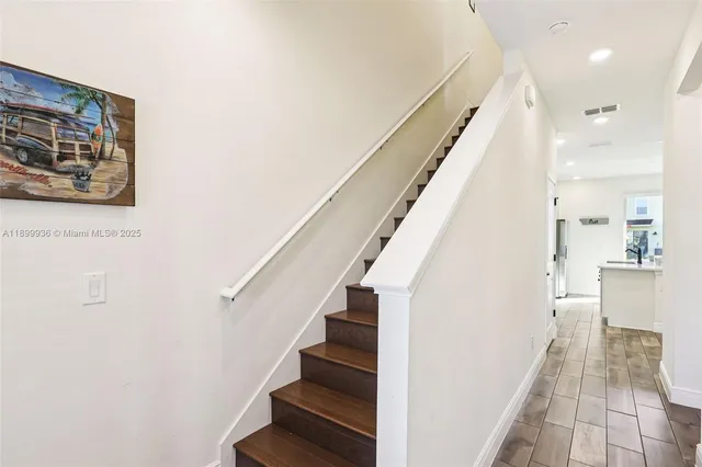 a view of entryway and hall