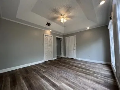 $1,800 | 2318 18th Street, Lubbock, TX 79401