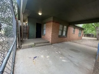 $1,800 | 2318 18th Street, Lubbock, TX 79401
