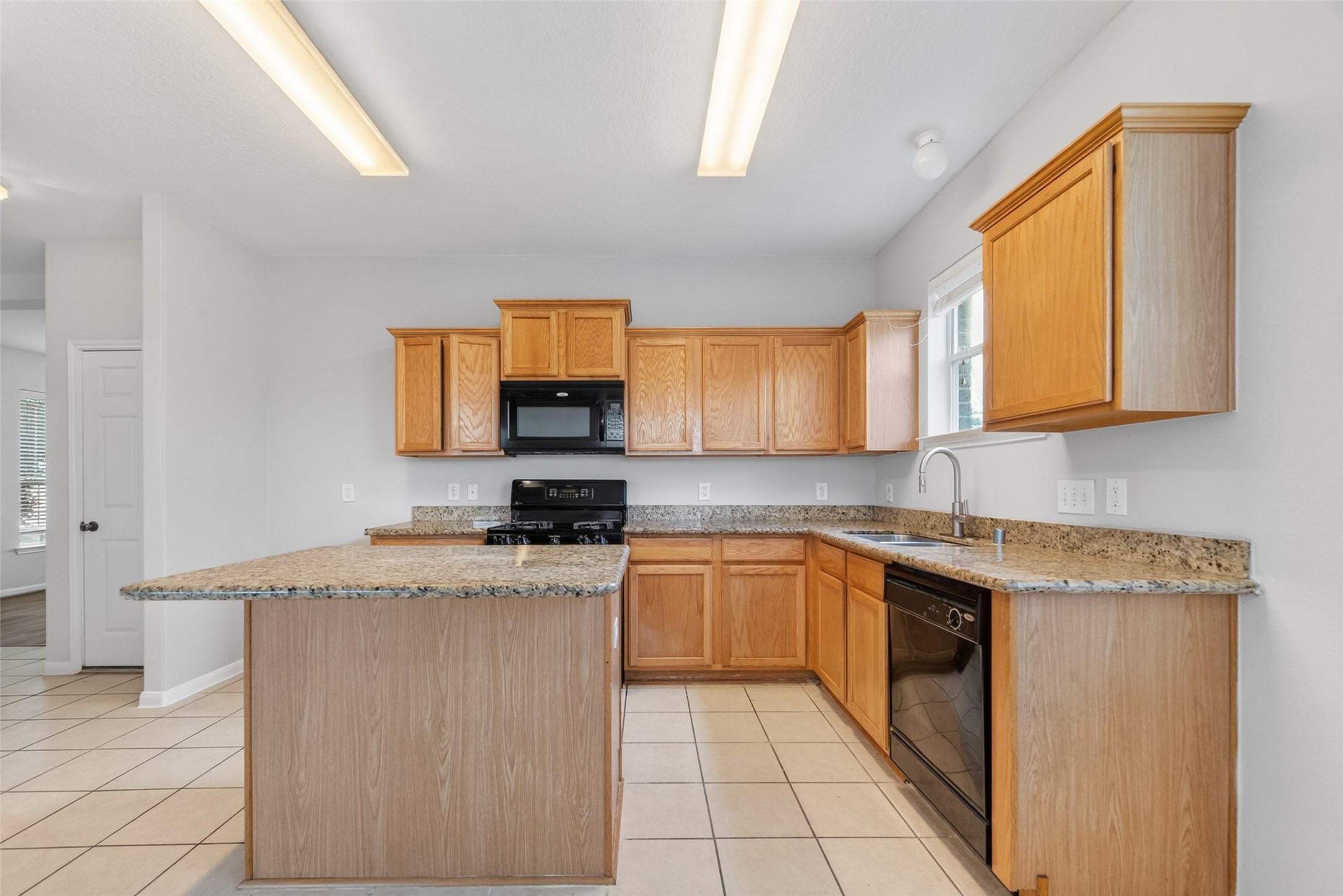 16119 Gavin Lane Houston, TX 77049 - Photo 12 of 44