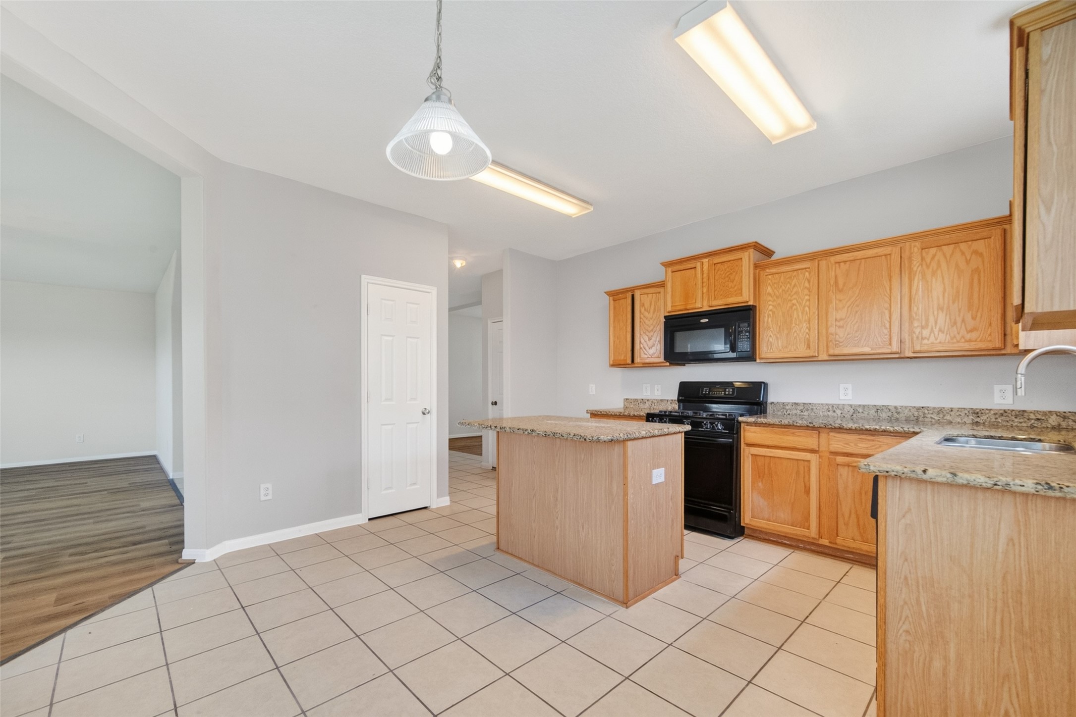 16119 Gavin Lane Houston, TX 77049 - Photo 14 of 44