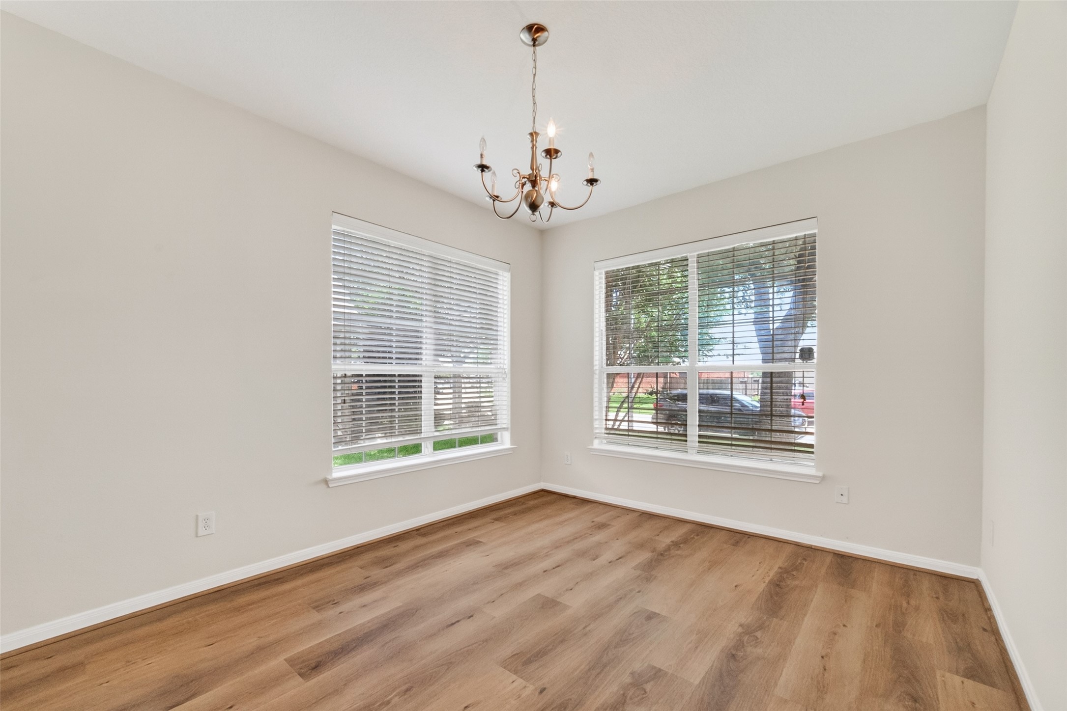 16119 Gavin Lane Houston, TX 77049 - Photo 6 of 44