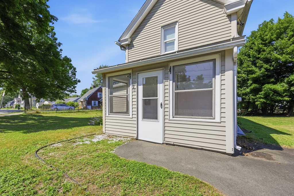 70 Milton Street Springfield, MA 01151 - Photo 5 of 37
