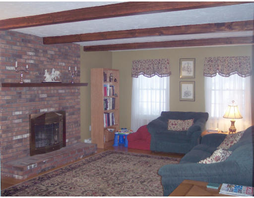 5 Valentine Road Hopkinton, MA 01748 - Photo 3 of 9 Gallery Image 3