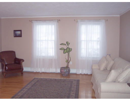5 Valentine Road Hopkinton, MA 01748 - Photo 5 of 9 Gallery Image 5