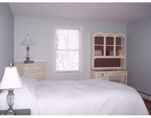 5 Valentine Road Hopkinton, MA 01748 - Photo 8 of 9 Gallery Image 8