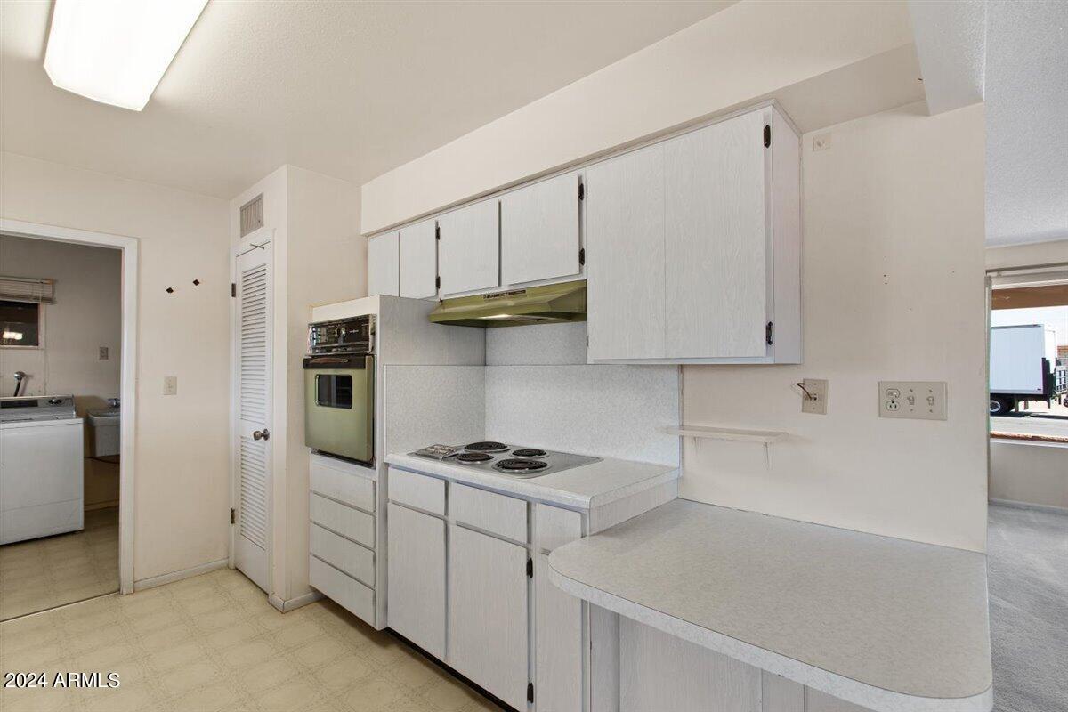 6456 East Decatur Street Mesa, AZ 85205 - Photo 11 of 30 11-Kitchen