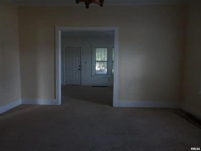 a view of empty room with window