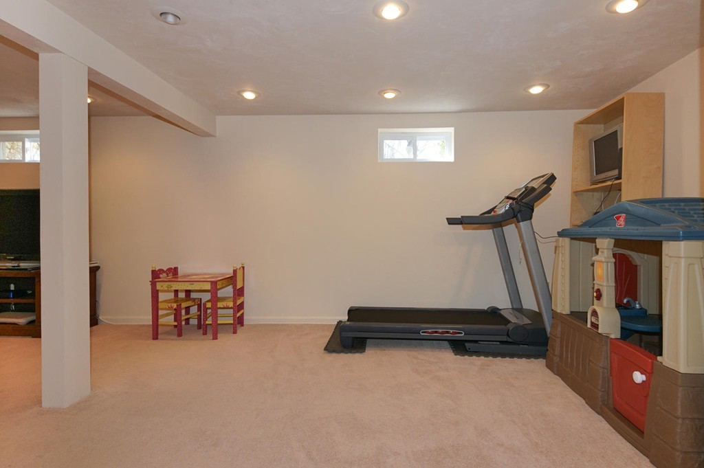 8 Hazel Road Hopkinton, MA 01748 - Photo 24 of 29 Gallery Image 24
