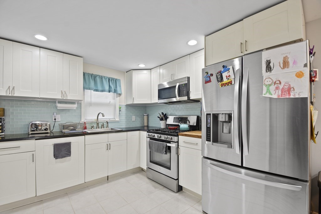 26 Martell Road Quincy, MA 02169 - Photo 4 of 26 Gallery Image 4