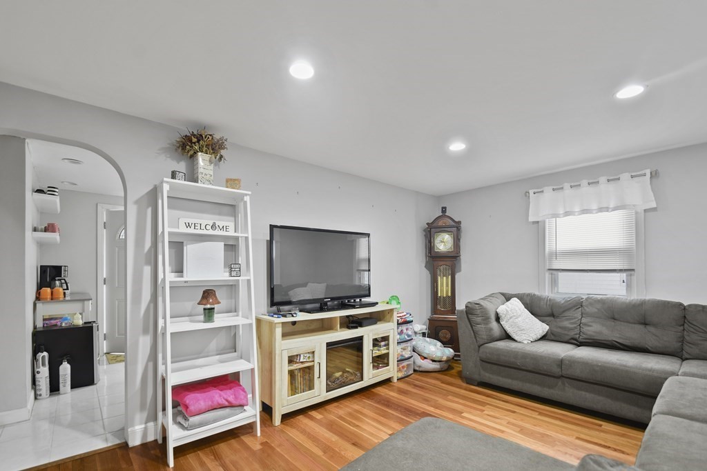 26 Martell Road Quincy, MA 02169 - Photo 8 of 26 Gallery Image 8