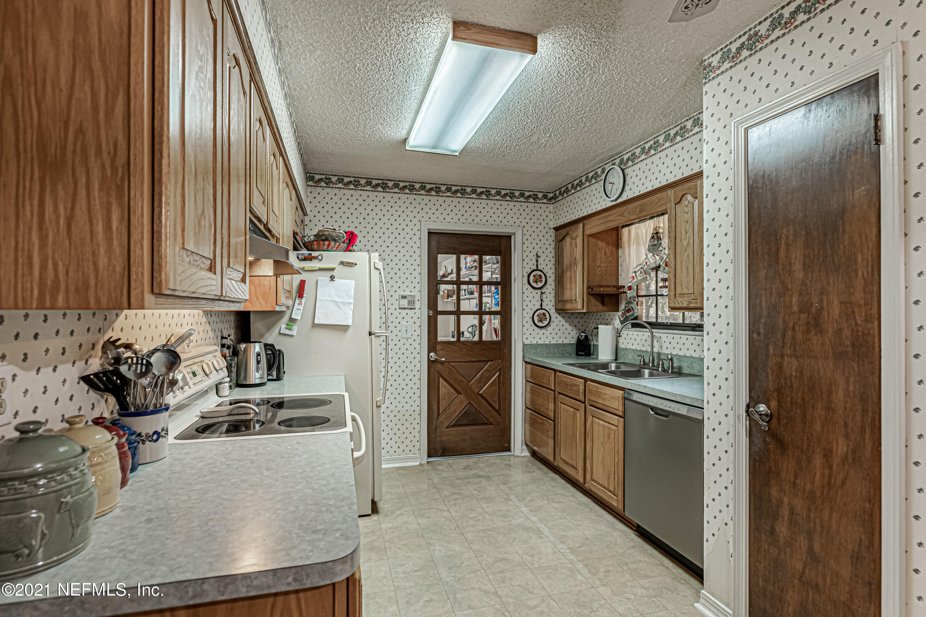 1340 Starling Road Middleburg, FL 32068 - Photo 11 of 50 11-Kitchen