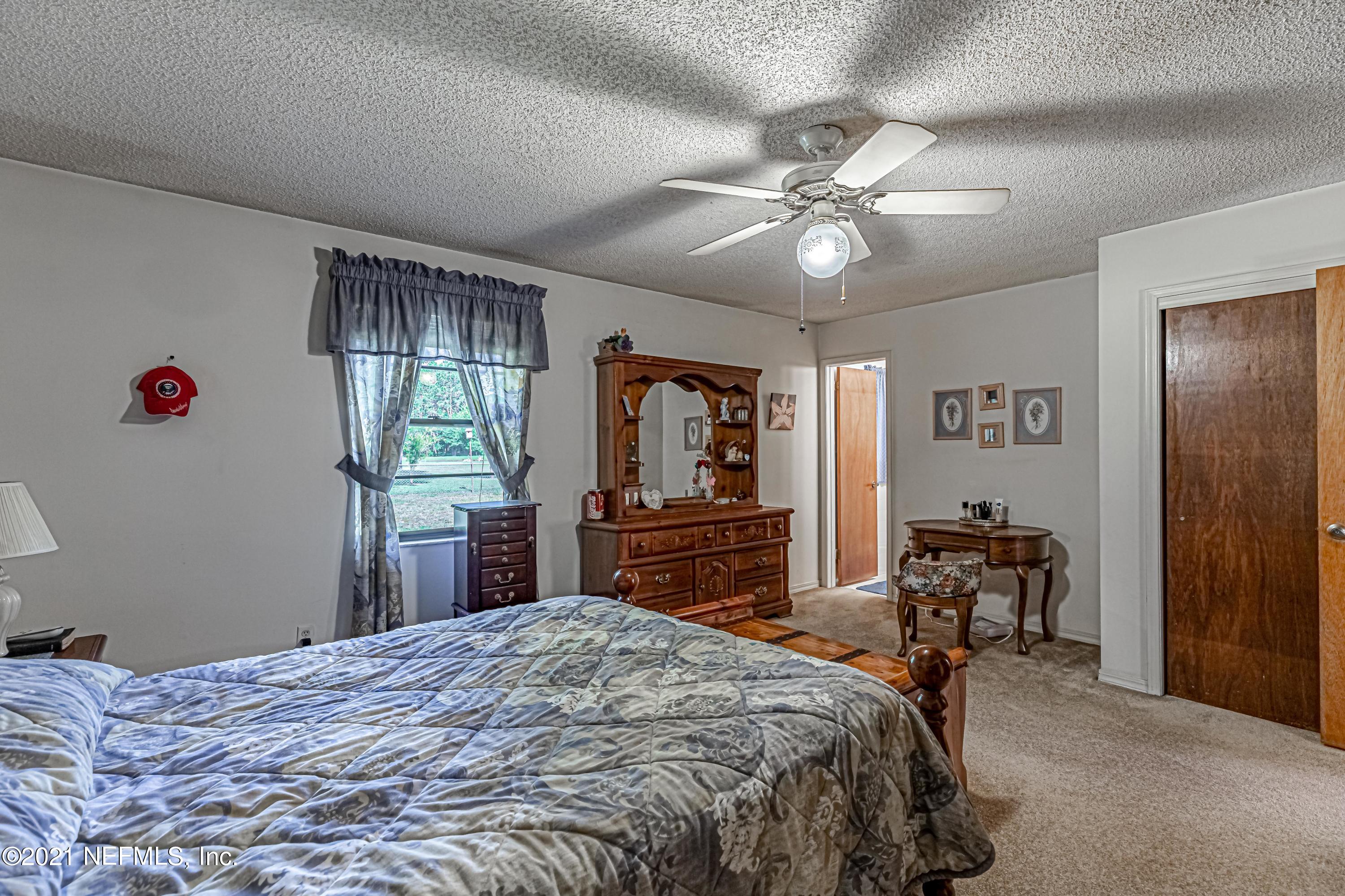 1340 Starling Road Middleburg, FL 32068 - Photo 25 of 50 25-Owner's Bedroom