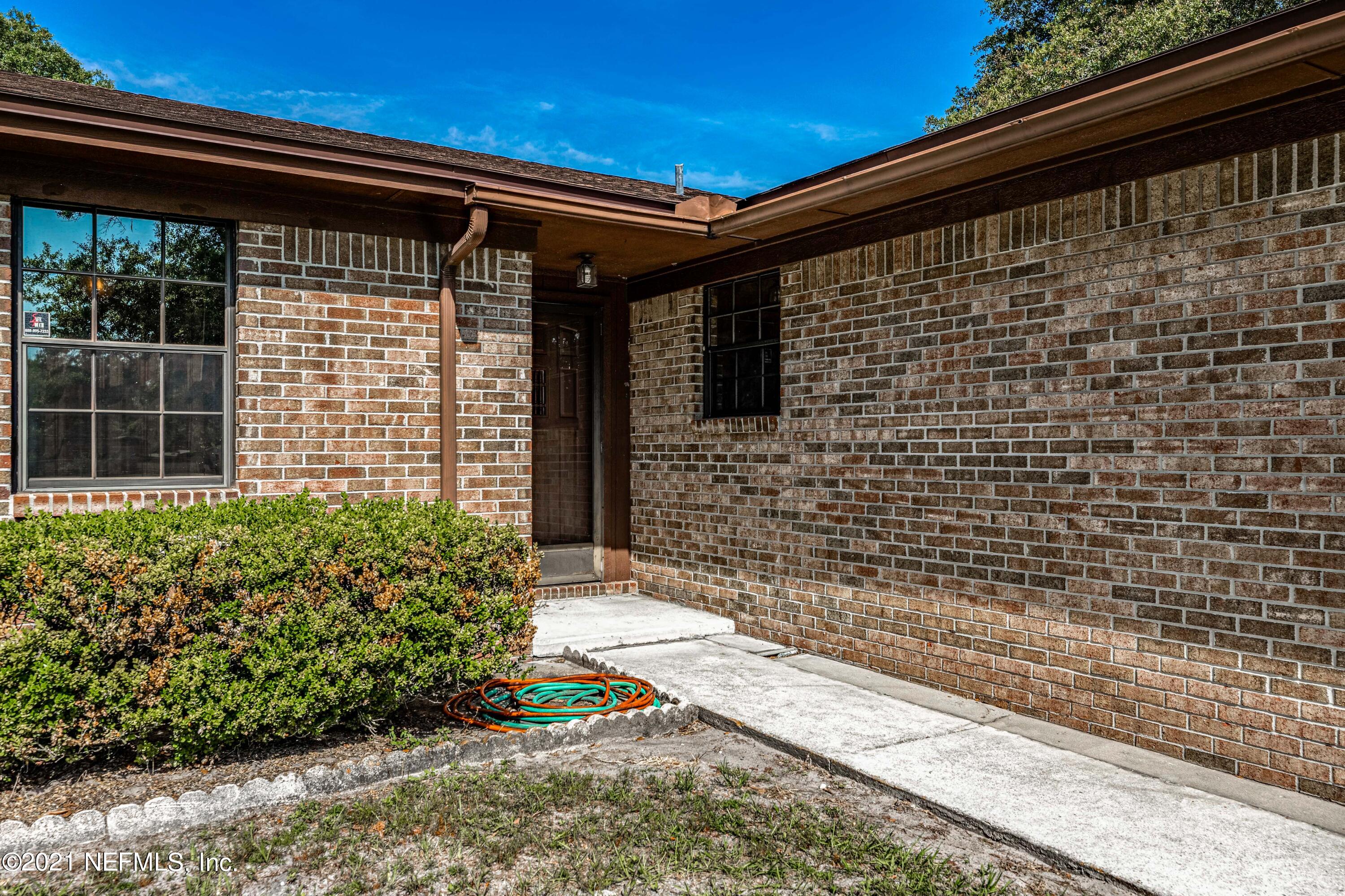 5-Front Walk Way