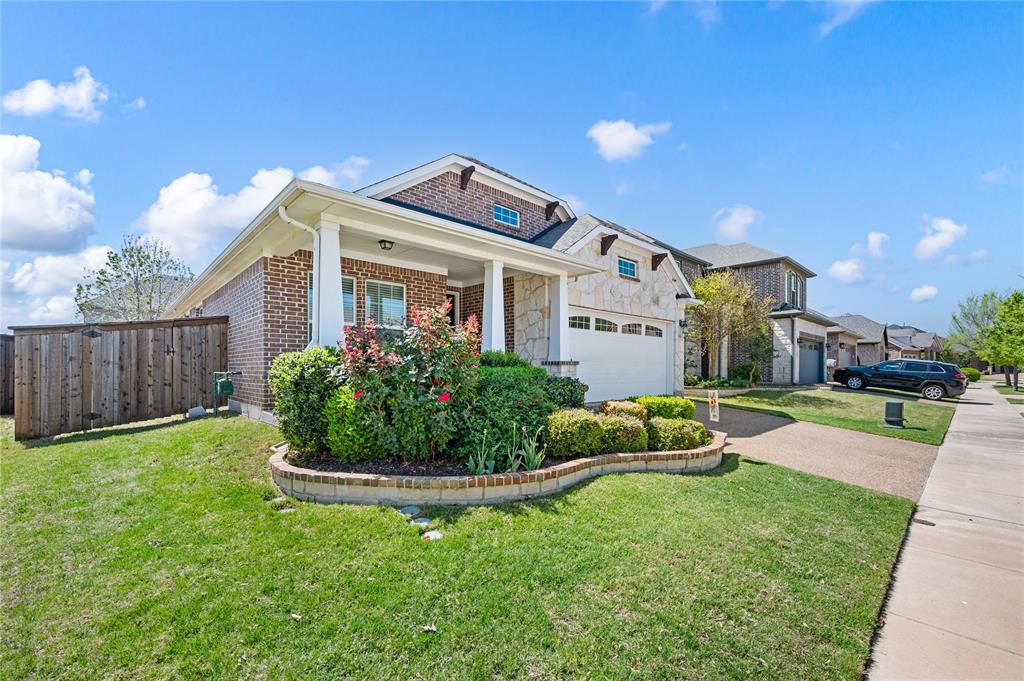 616 Chippewa Way Aubrey, TX 76227 - Photo 3 of 35