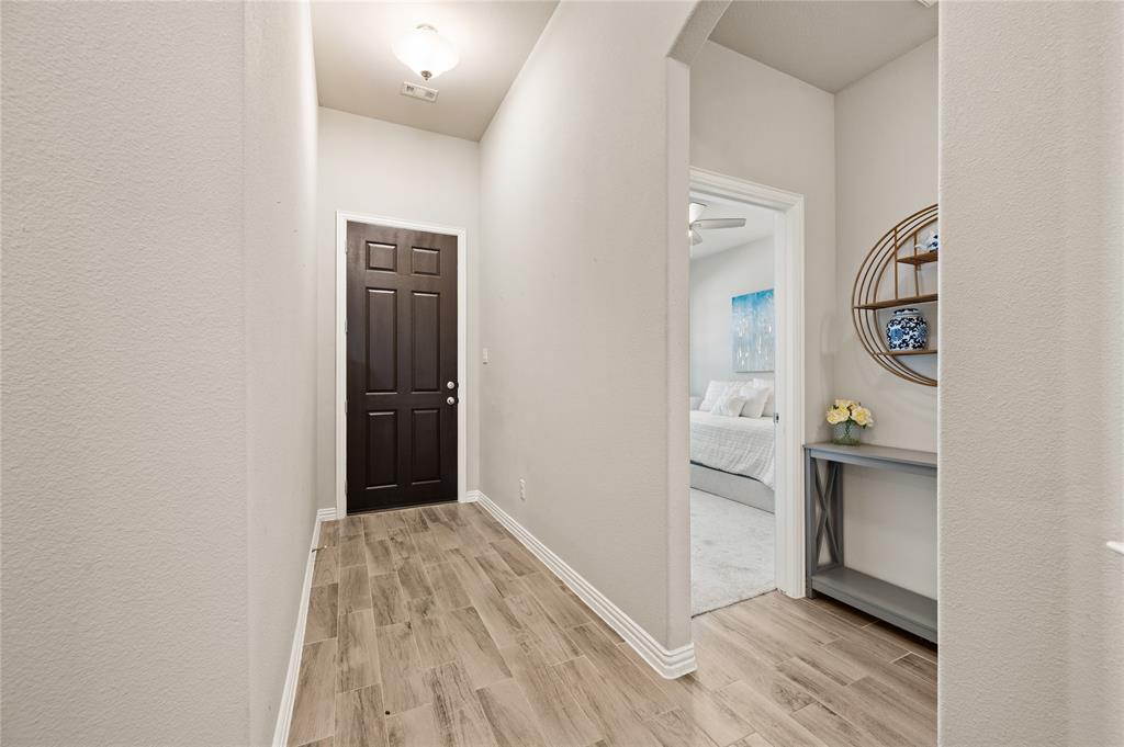 616 Chippewa Way Aubrey, TX 76227 - Photo 5 of 35