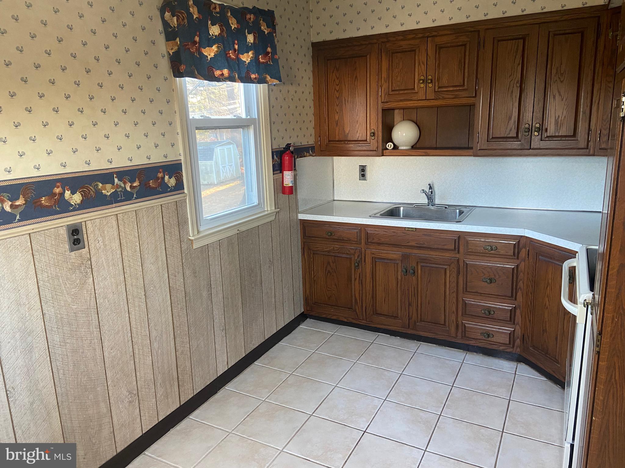 51 Fahnestock Road Malvern, PA 19355 - Photo 8 of 23 Kitchen