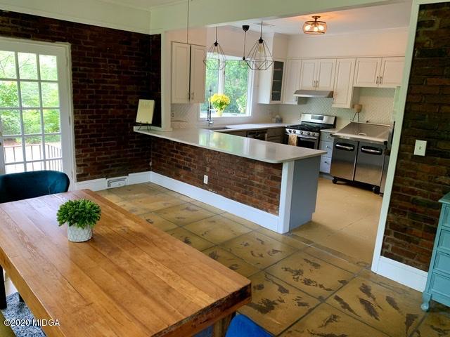 560 Pinecrest Road Macon, GA 31204 - Photo 3 of 23 59C8AEA7-2082-46B4-9567-B01D462212E8