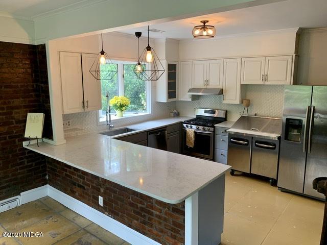 560 Pinecrest Road Macon, GA 31204 - Photo 4 of 23 1775B415-6B8A-45AA-AE5B-CCF2E1911EBE