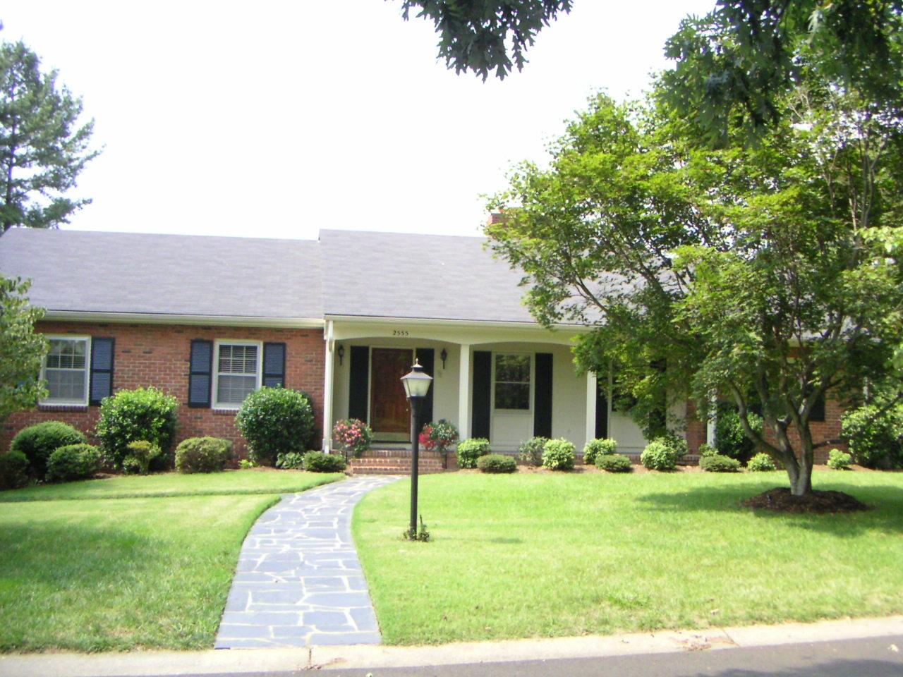 2555 Sharmar Road Roanoke, VA 24018 - Photo 1 of 1 Front of home