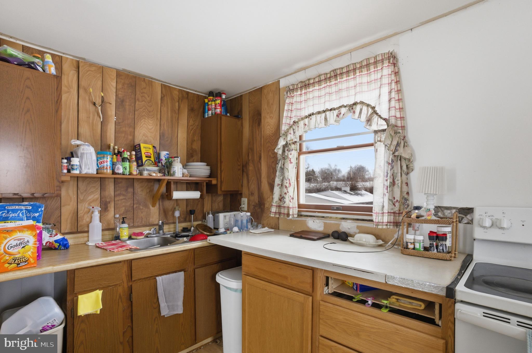 716 Chatham Road Fairless Hills, PA 19030 - Photo 20 of 32 2nd floor kitchen