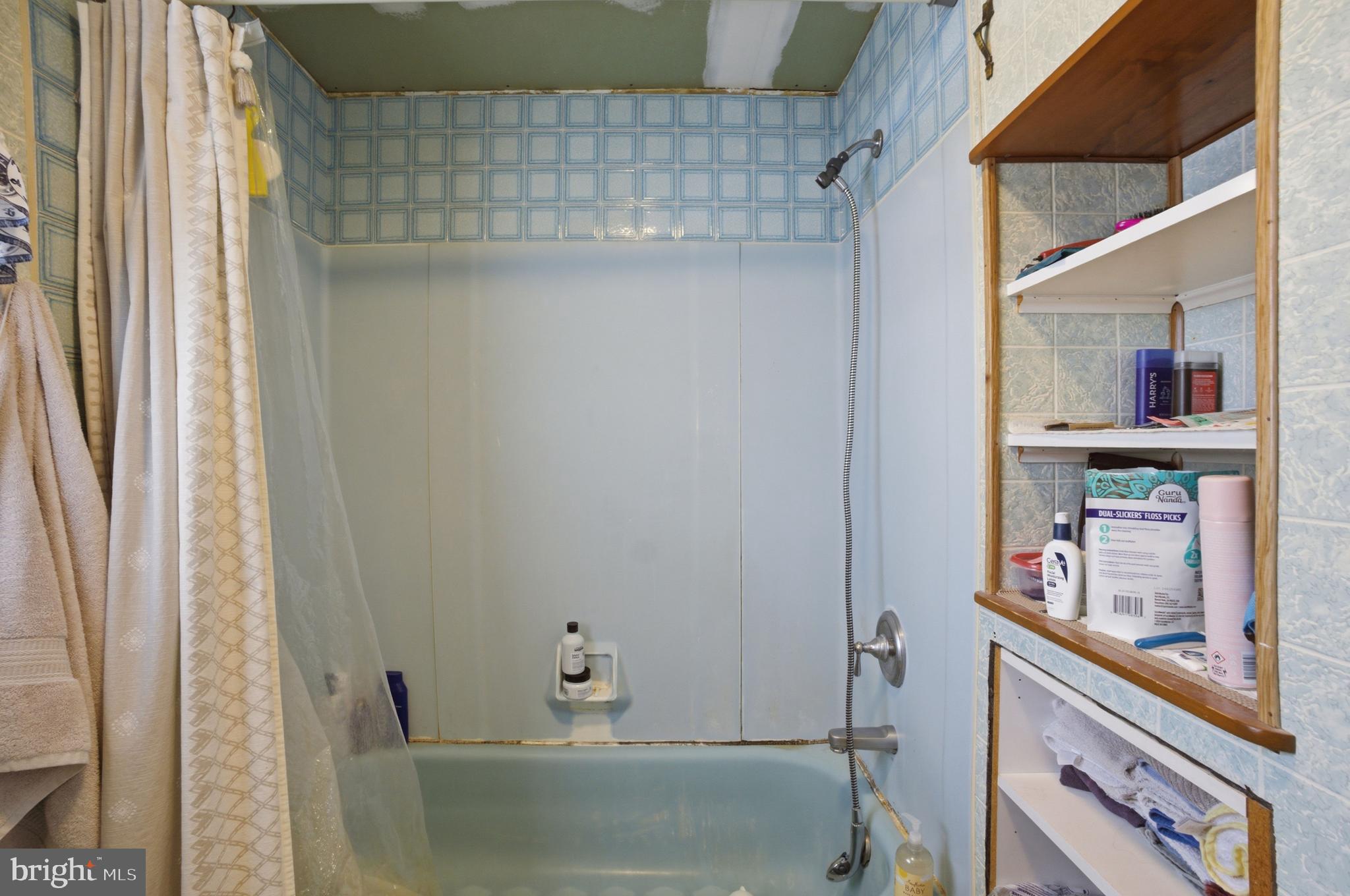 716 Chatham Road Fairless Hills, PA 19030 - Photo 27 of 32 Full bath on 2nd floor