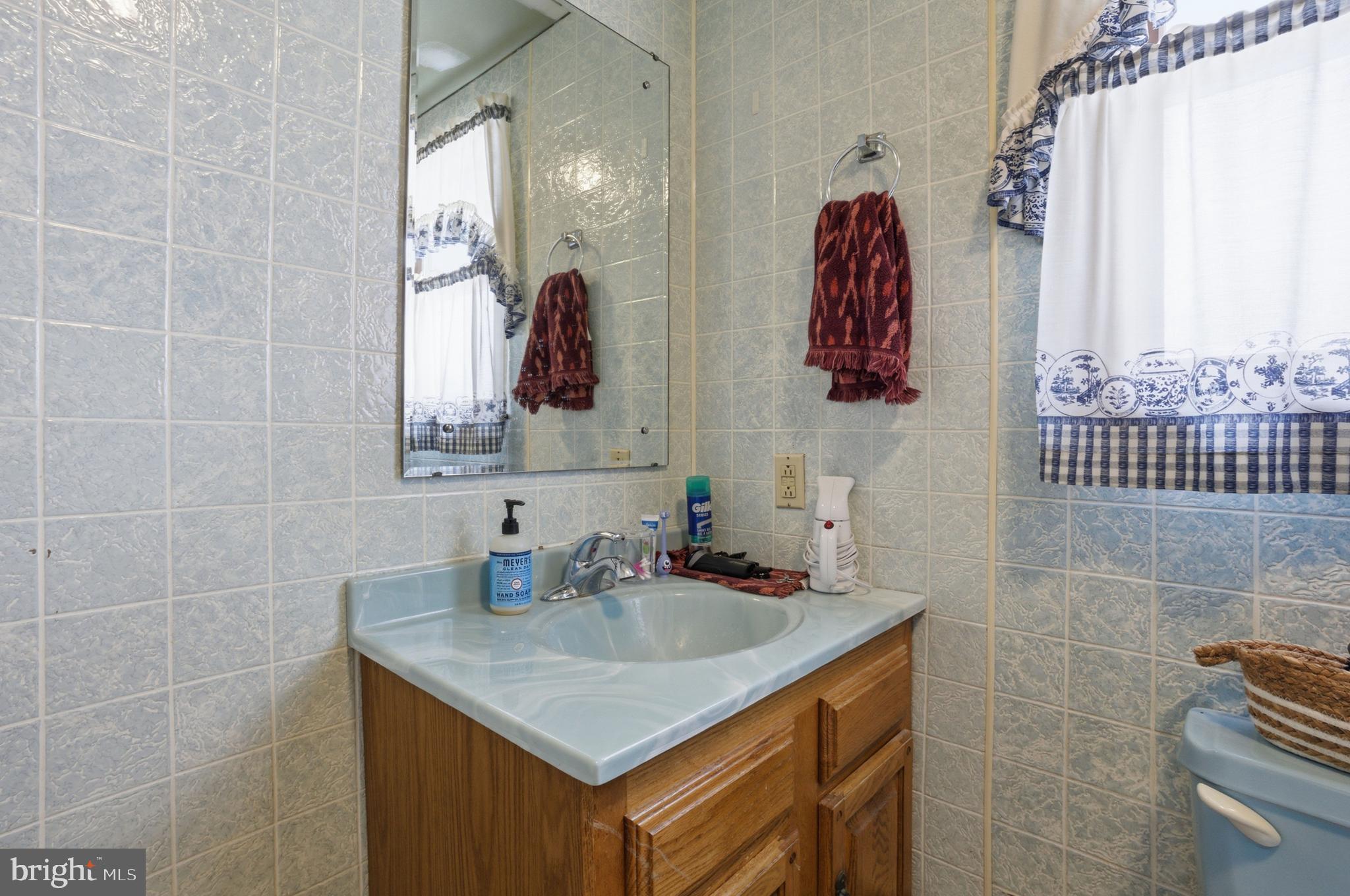 716 Chatham Road Fairless Hills, PA 19030 - Photo 28 of 32 Full bath on 2nd floor