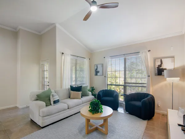 $268,880 | 6607 Lake Woodlands Drive, Unit 433, The Woodlands, TX 77382