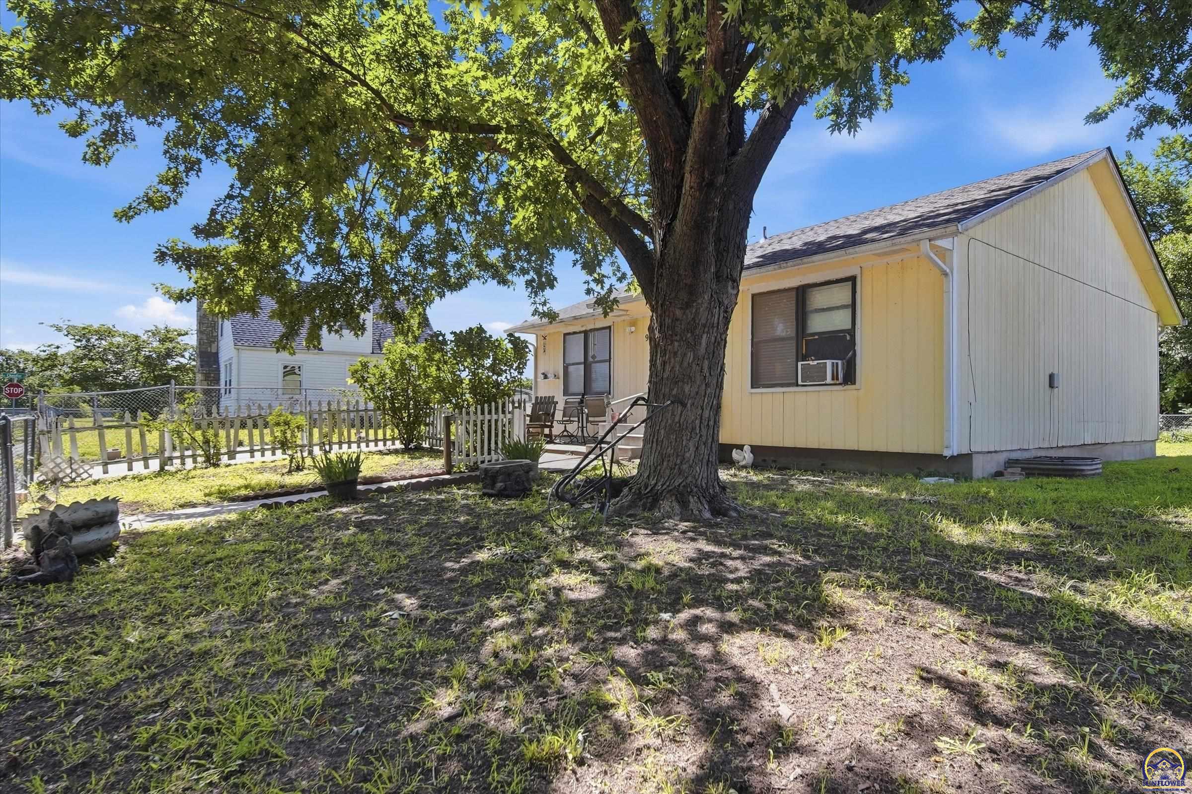 923 Southeast Wood Street Topeka, KS 66607 - Photo 23 of 23