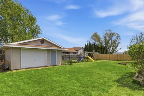 $325,000 | 3303 Tennyson Drive, Janesville, WI 53548