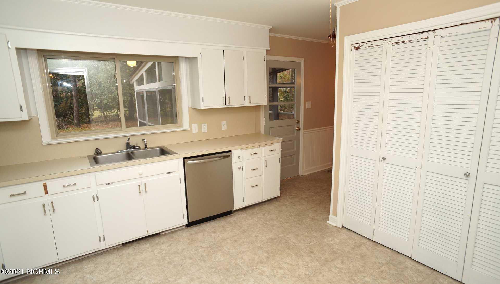 3107 Country Club Road New Bern, NC 28562 - Photo 12 of 25 country club 3107 10-29-19 020