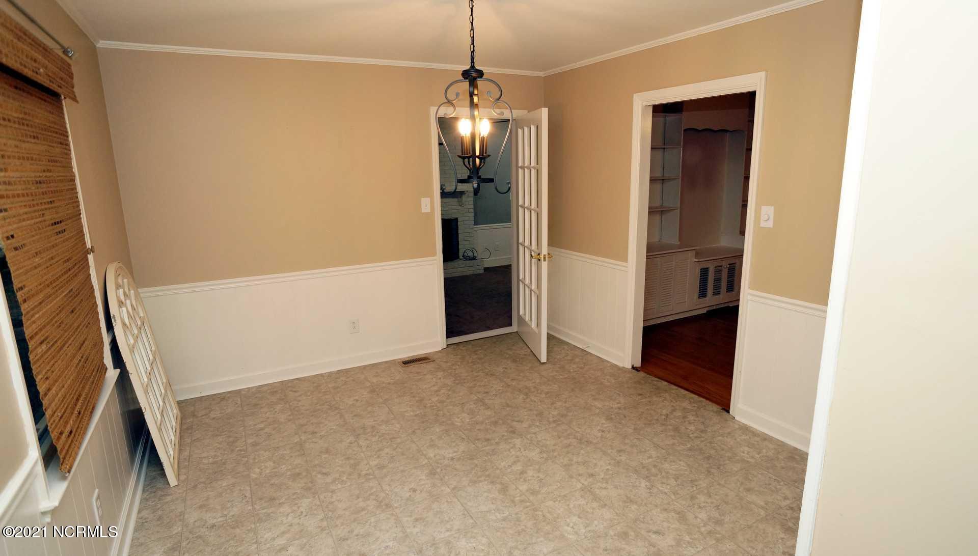 3107 Country Club Road New Bern, NC 28562 - Photo 10 of 25 country club 3107 10-29-19 018