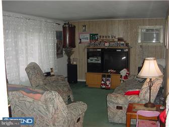 666 Violet Road Warminster, PA 18974 - Photo 2 of 7 Gallery Image 2