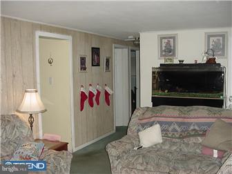 666 Violet Road Warminster, PA 18974 - Photo 3 of 7 Gallery Image 3