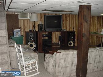 666 Violet Road Warminster, PA 18974 - Photo 6 of 7 Gallery Image 6