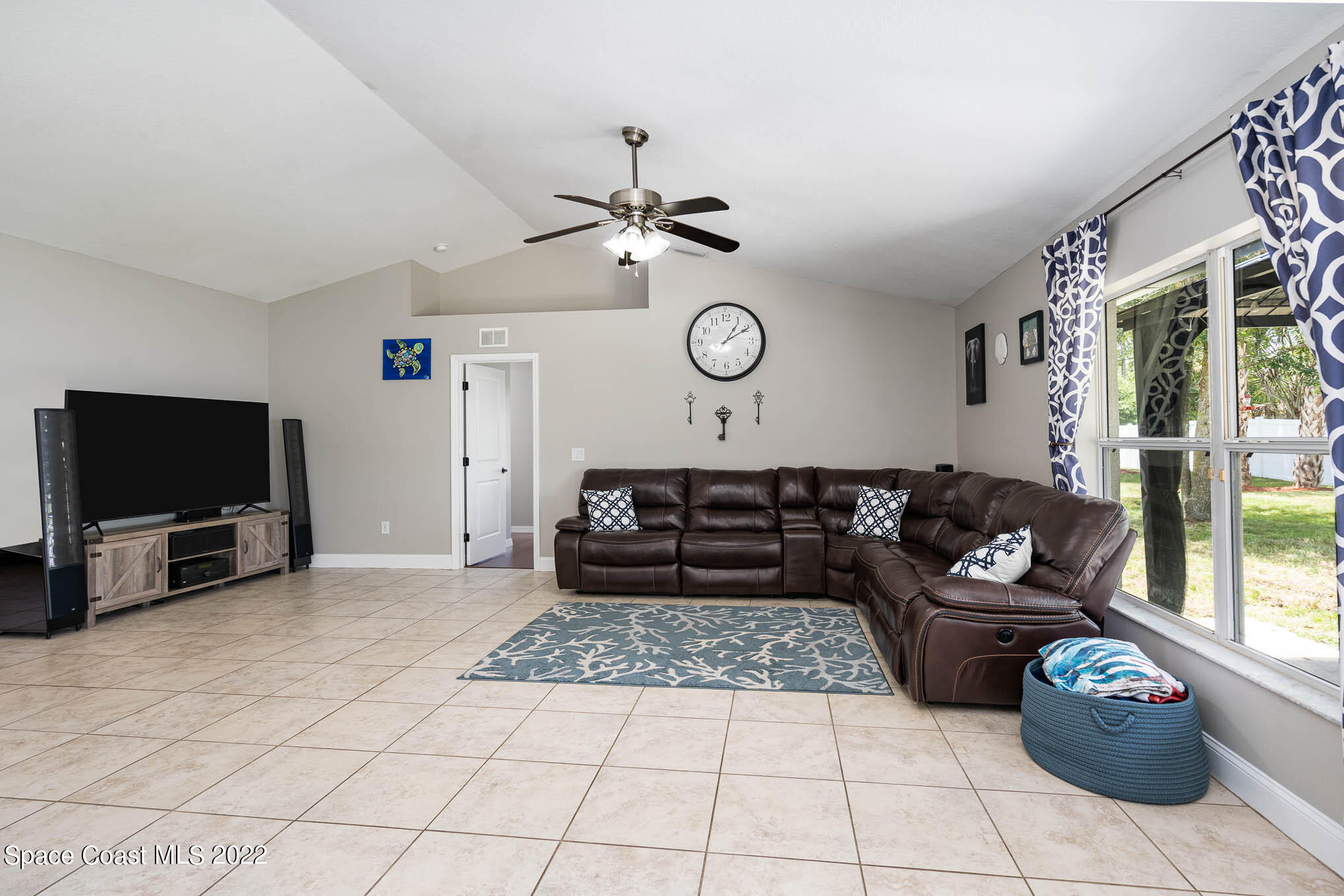 1415 Madison Road Northwest Palm Bay, FL 32907 - Photo 4 of 19 1415 Madison Rd - Great room