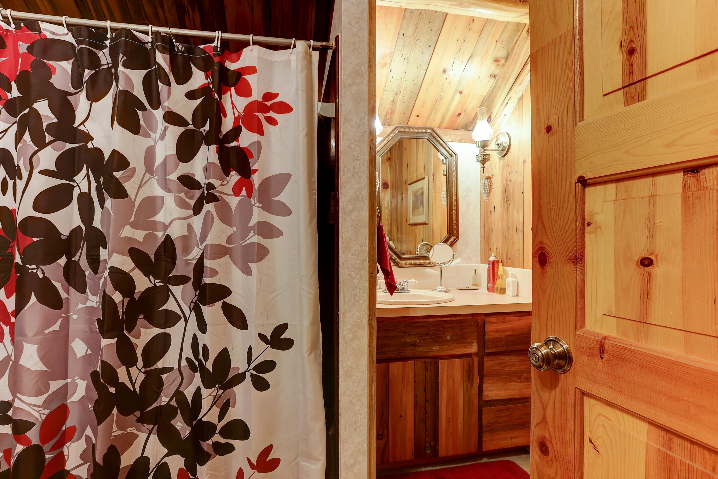 51450 Al-Jean Road La Pine, OR 97739 - Photo 26 of 29 Al Jean upstairs Bath