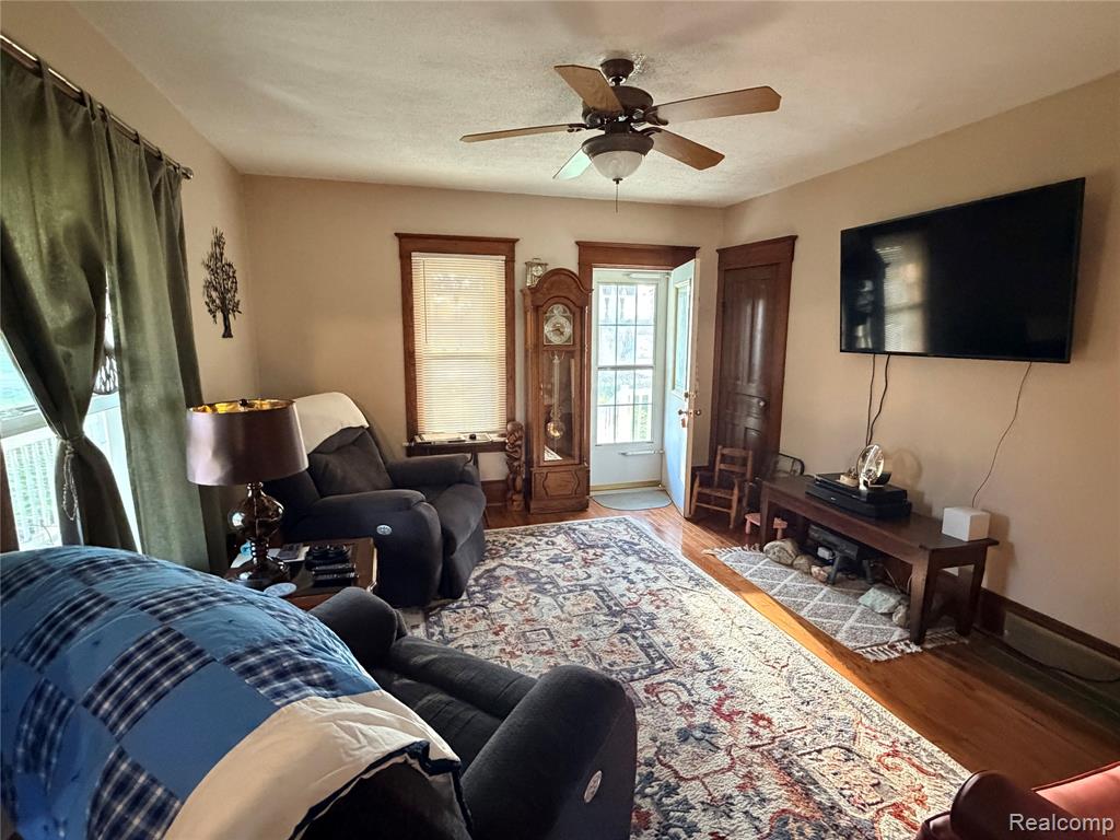 6038 Byron Road Howell, MI 48855 - Photo 12 of 24