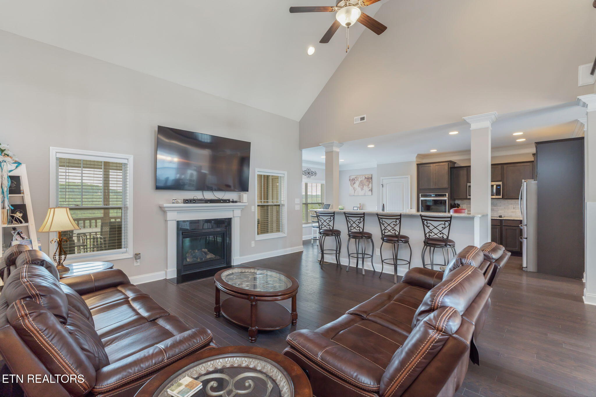 113 Sweetberry Street Oak Ridge, TN 37830 - Photo 14 of 59 Living Room