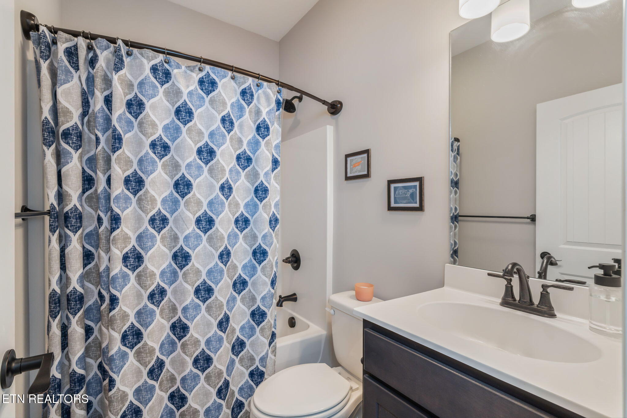 113 Sweetberry Street Oak Ridge, TN 37830 - Photo 30 of 59 Main Level 2nd Bath