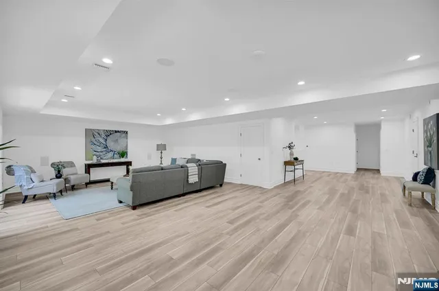 $4,300,000 | 55 Troy Drive, Short Hills, NJ 07078