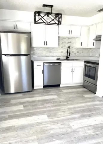 $1,500 | 1565 40th Avenue, Unit L1, Vero Beach, FL 32960