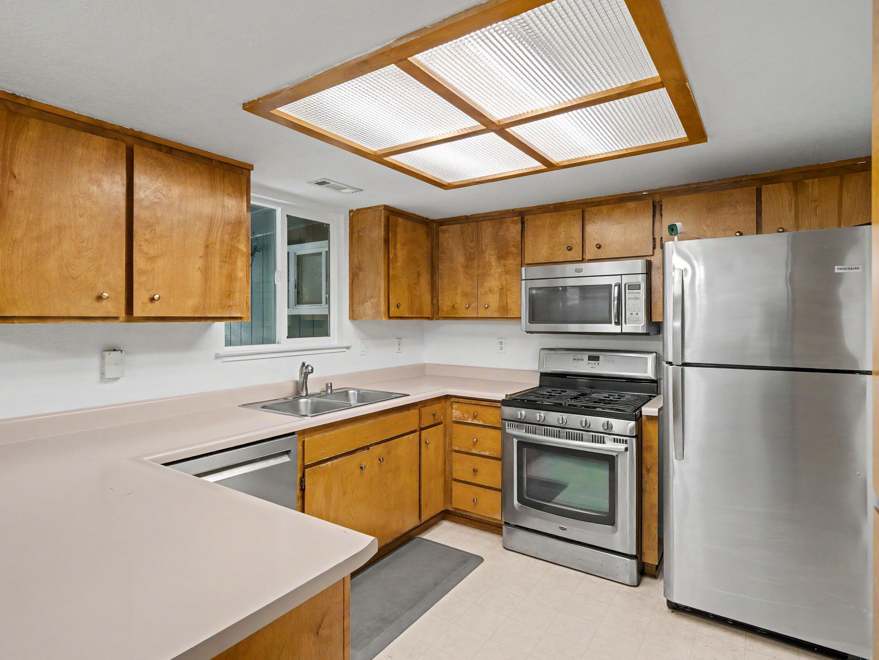 7034 David Trail Redding, CA 96001 - Photo 7 of 16 JR_DavidTrail_41526-8
