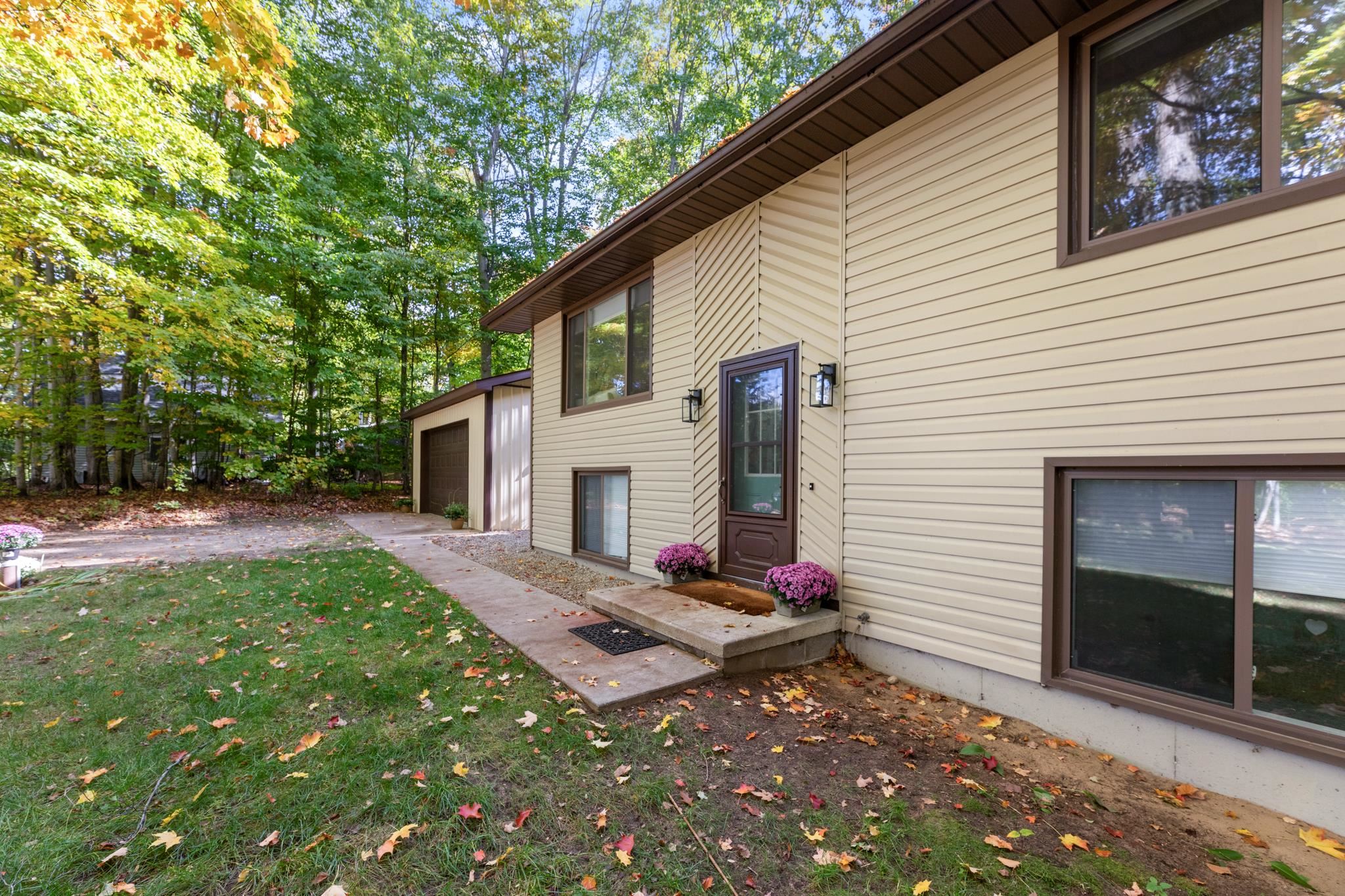 18613 Cedar Run Road Traverse City, MI 49684 - Photo 8 of 52 1917722-7.JPG