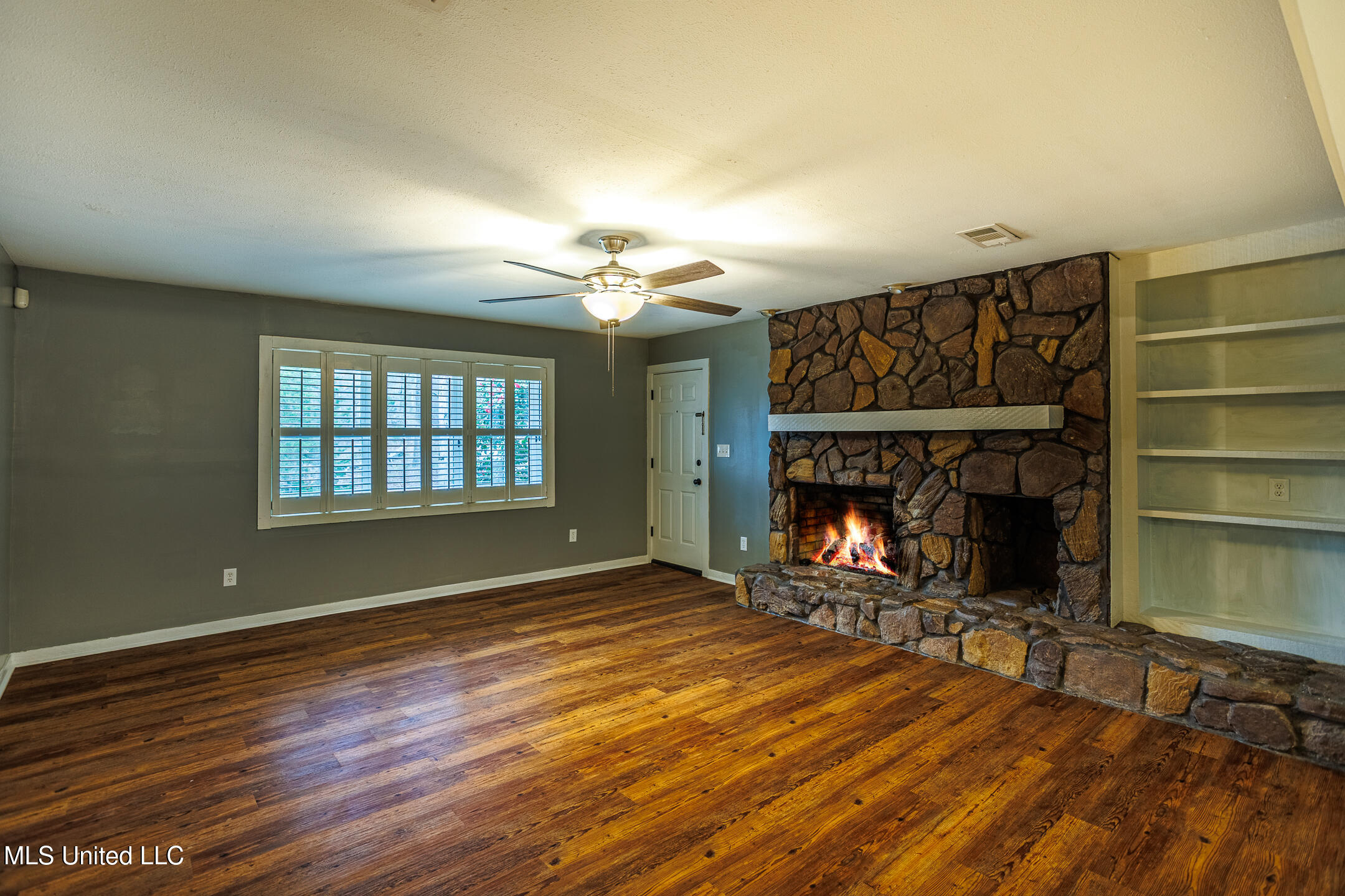 141 North Eagle Ridge Drive Florence, MS 39073 - Photo 12 of 27 FLORENCE_141 Eagle Ridge Rd-9