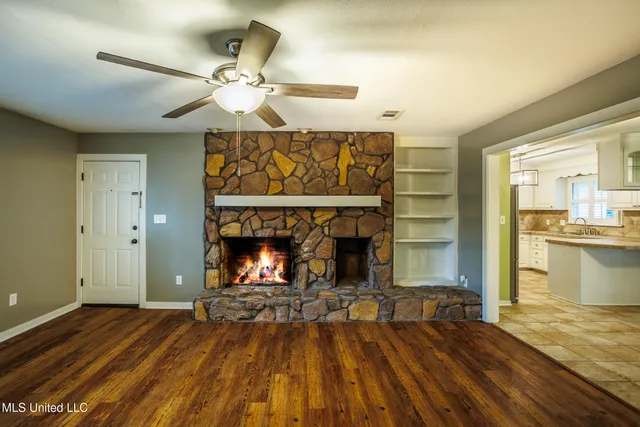 $299,900 | 141 North Eagle Ridge Drive, Florence, MS 39073