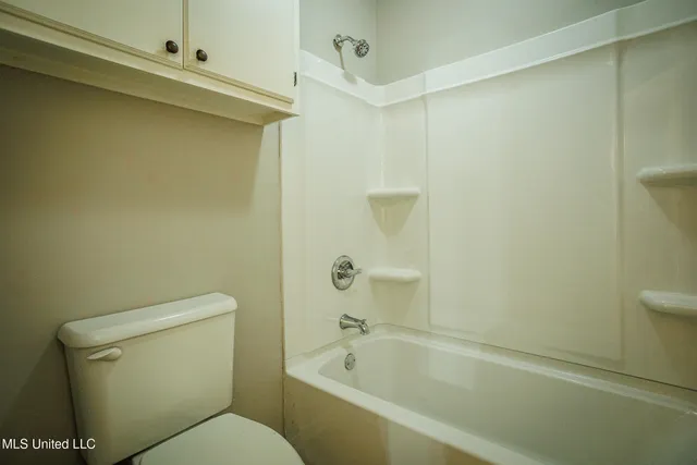 $299,900 | 141 North Eagle Ridge Drive, Florence, MS 39073