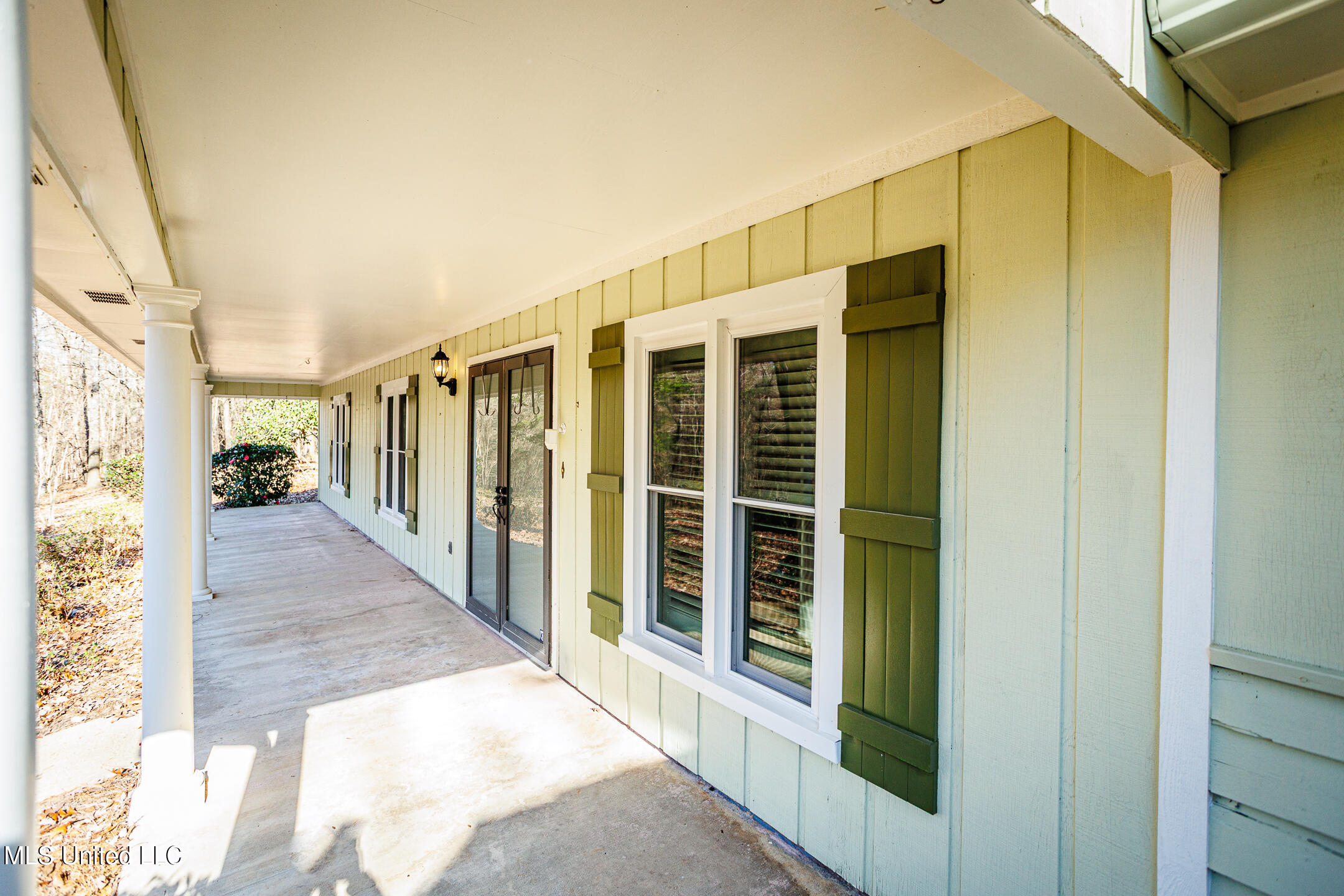 141 North Eagle Ridge Drive Florence, MS 39073 - Photo 2 of 27 FLORENCE_141 Eagle Ridge Rd-3